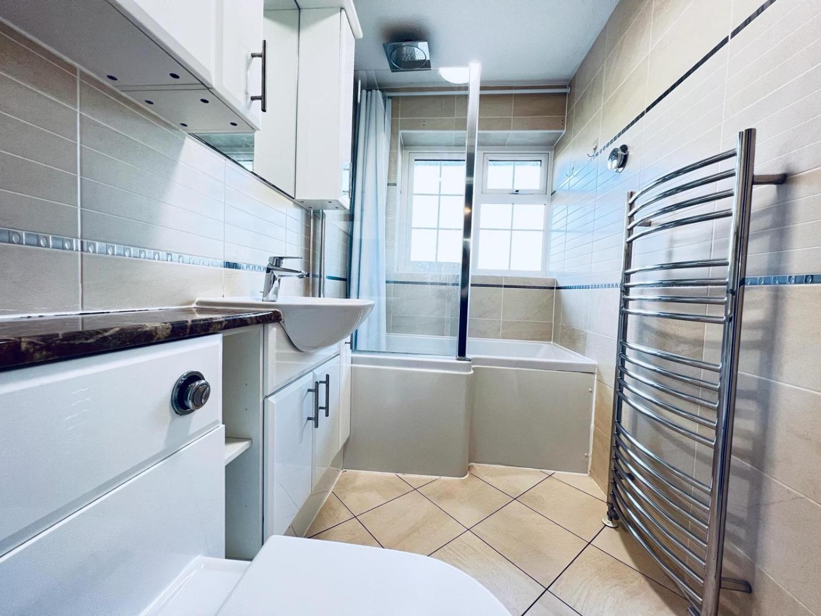 Rooms In Stylish House Milton Keynes Zewnętrze zdjęcie